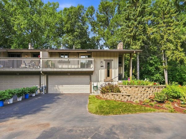 7232 Woodstock Drive , Bloomington, MN 55438
