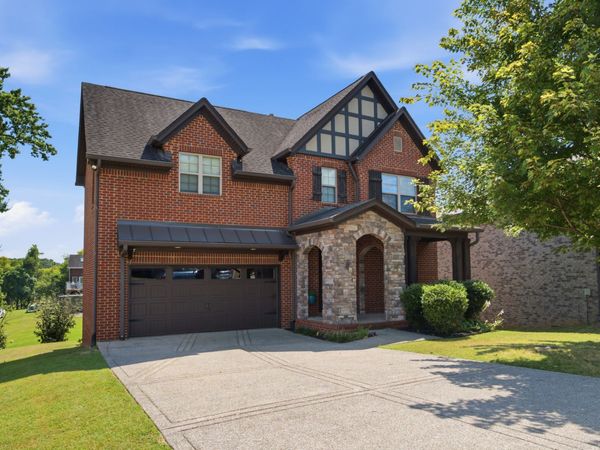 208 Valley Bend Dr, Nashville, TN 37214