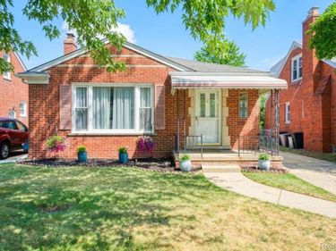 20871 Beaufait Street , Harper Woods, Mi 48225