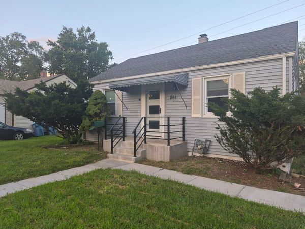 861 Campbell Avenue , Calumet City, IL 60409
