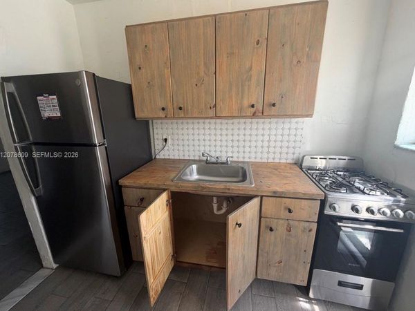 745 NW 100th St , Unit 4-D, Miami, FL 33150