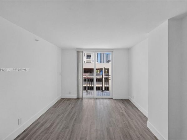 501 SW 1st St, Unit 607, Miami, FL 33130
