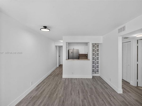 501 SW 1st St , Unit 607, Miami, FL 33130