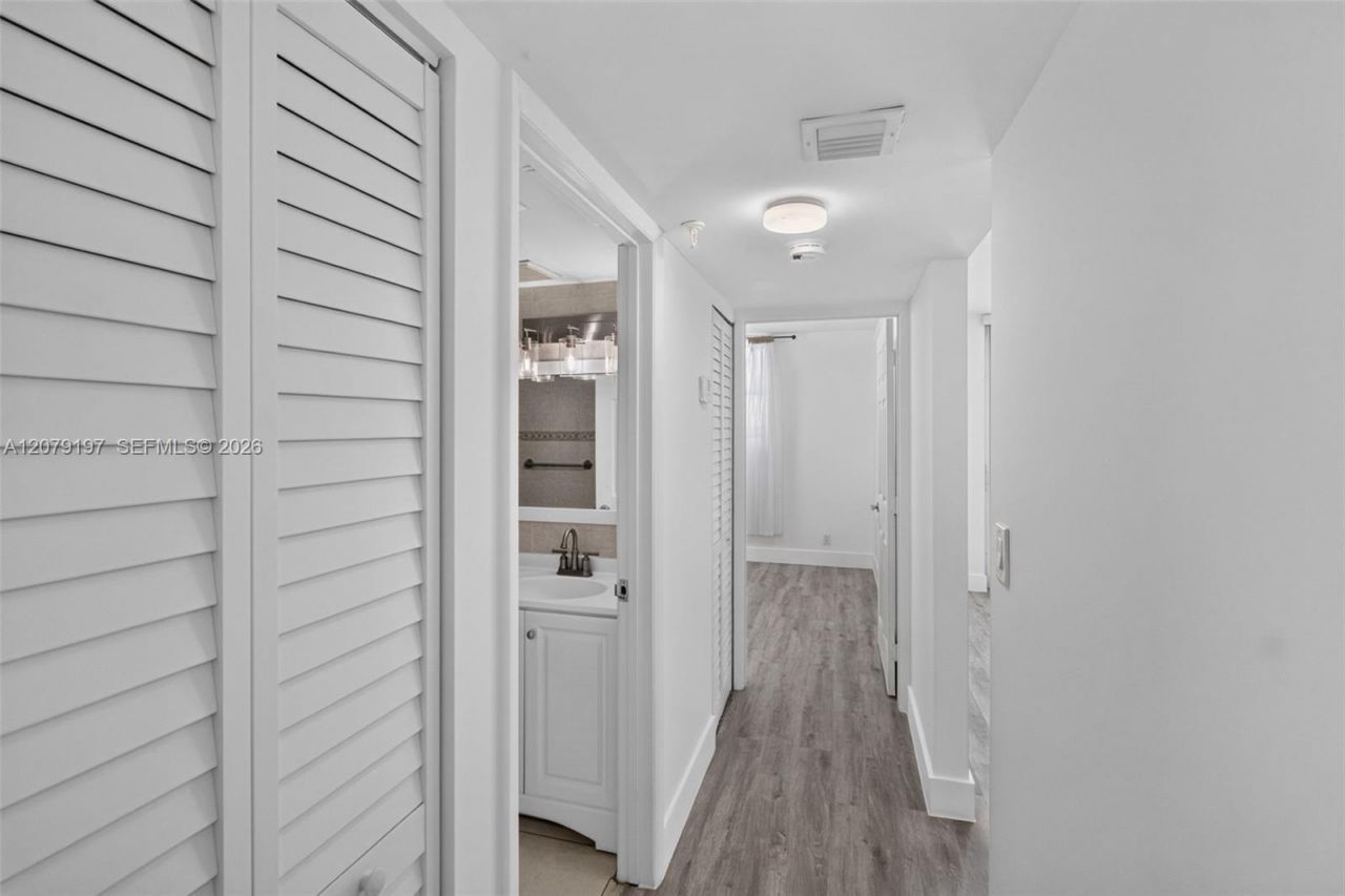 501 SW 1st St, Unit 607, Miami, FL 33130 Photo
