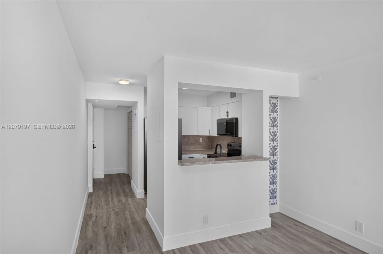 501 SW 1st St, Unit 607, Miami, FL 33130 Photo