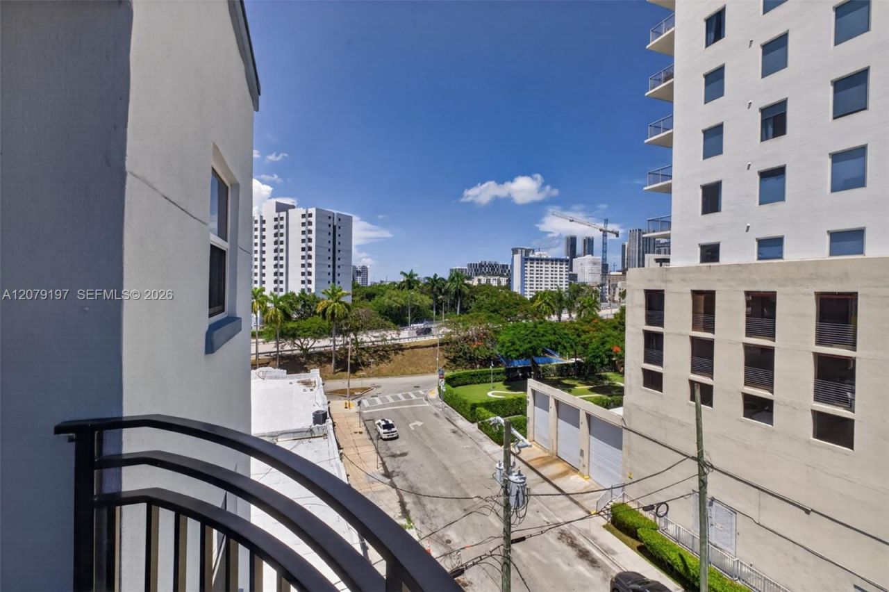 501 SW 1st St, Unit 607, Miami, FL 33130 Photo