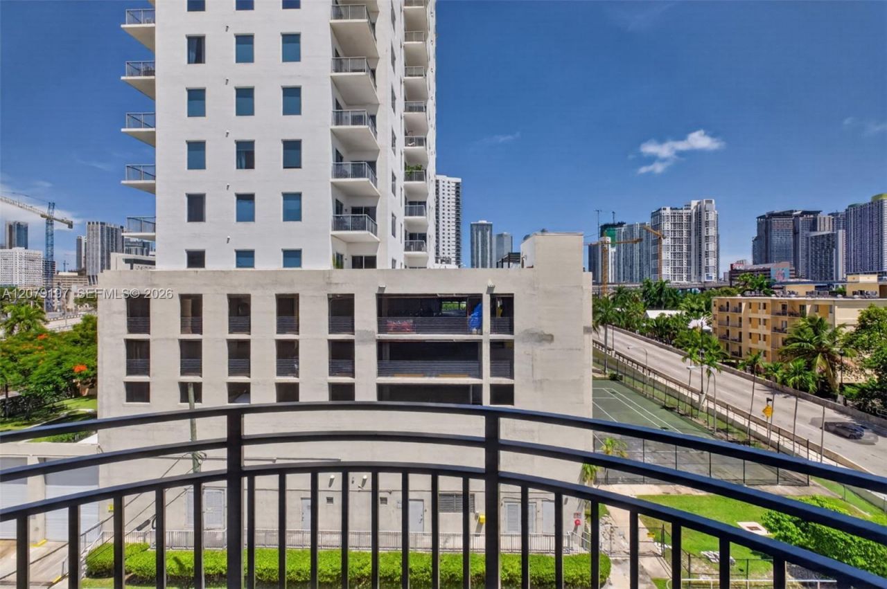 501 SW 1st St, Unit 607, Miami, FL 33130 Photo