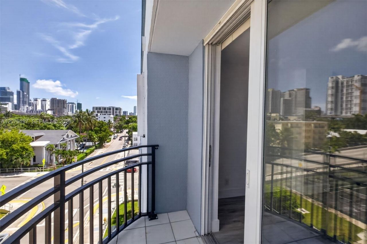 501 SW 1st St, Unit 607, Miami, FL 33130 Photo