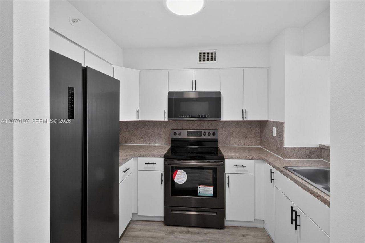 501 SW 1st St, Unit 607, Miami, FL 33130 Photo