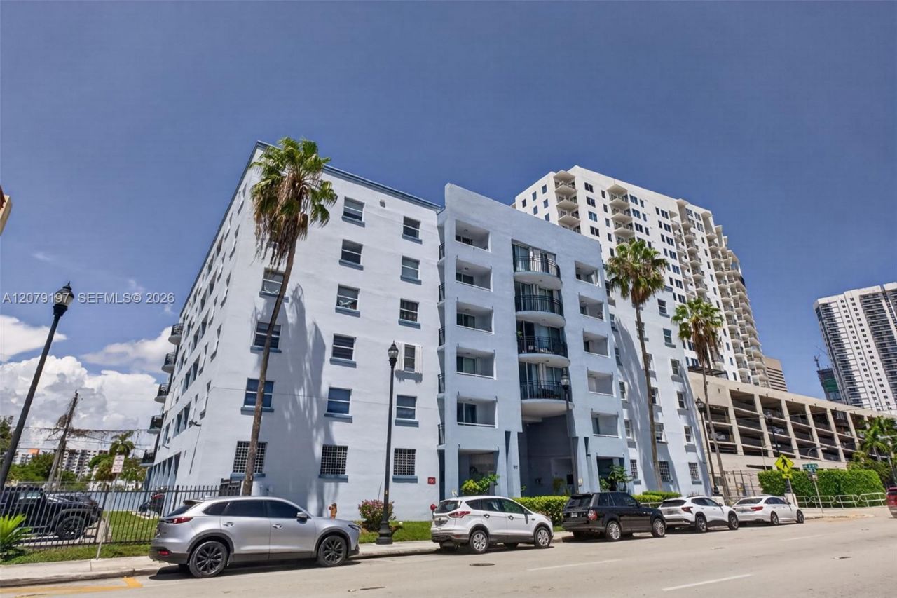501 SW 1st St, Unit 607, Miami, FL 33130 Photo