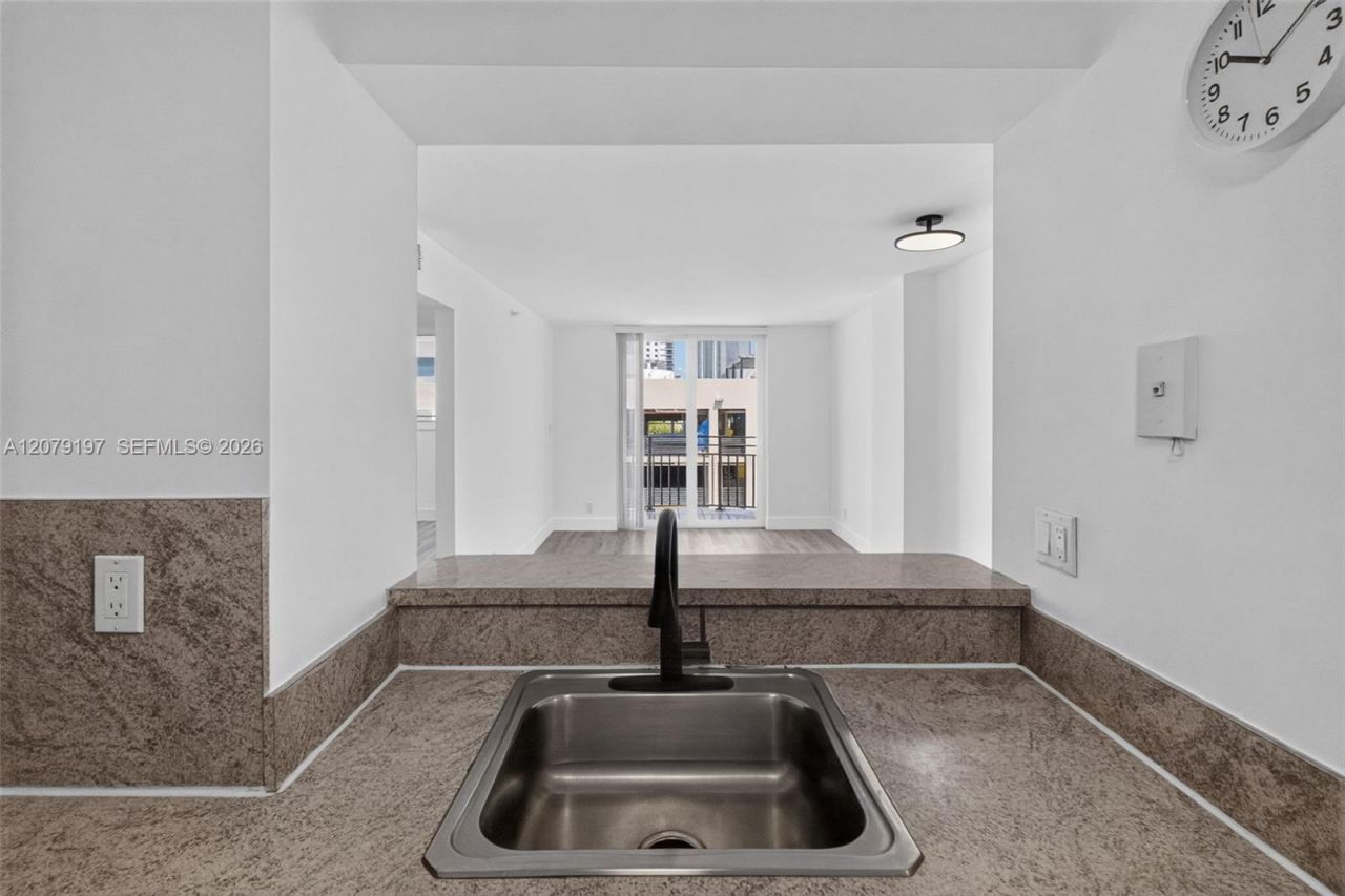 501 SW 1st St, Unit 607, Miami, FL 33130 Photo