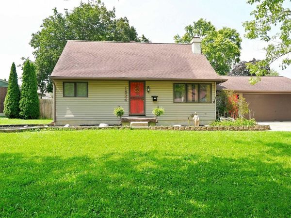 1524 N Park Drive, New Haven, IN 46774
