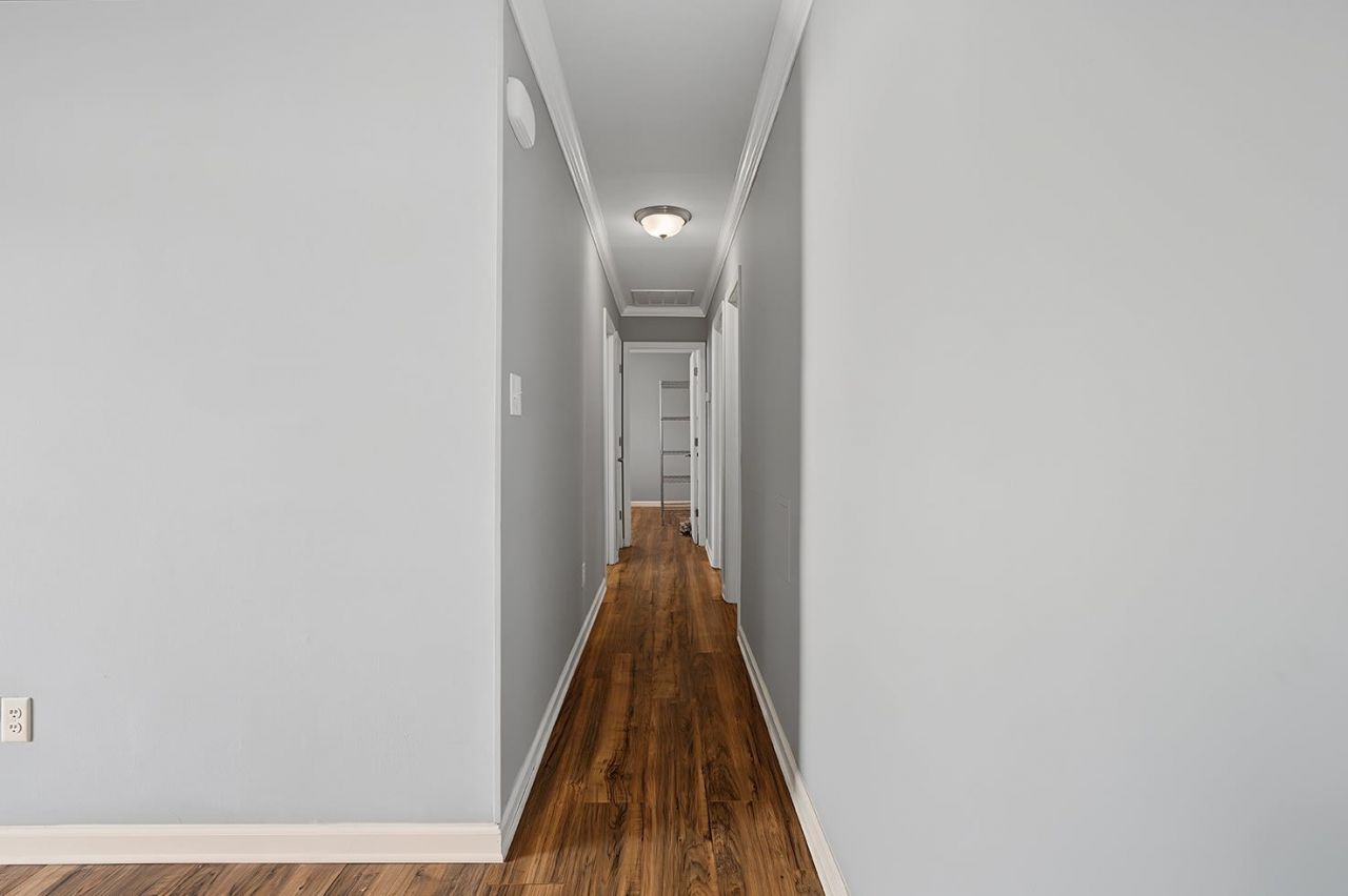 5660 Dogwood Circle  Photo 18