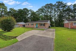 5660 Dogwood Circle  photo 4