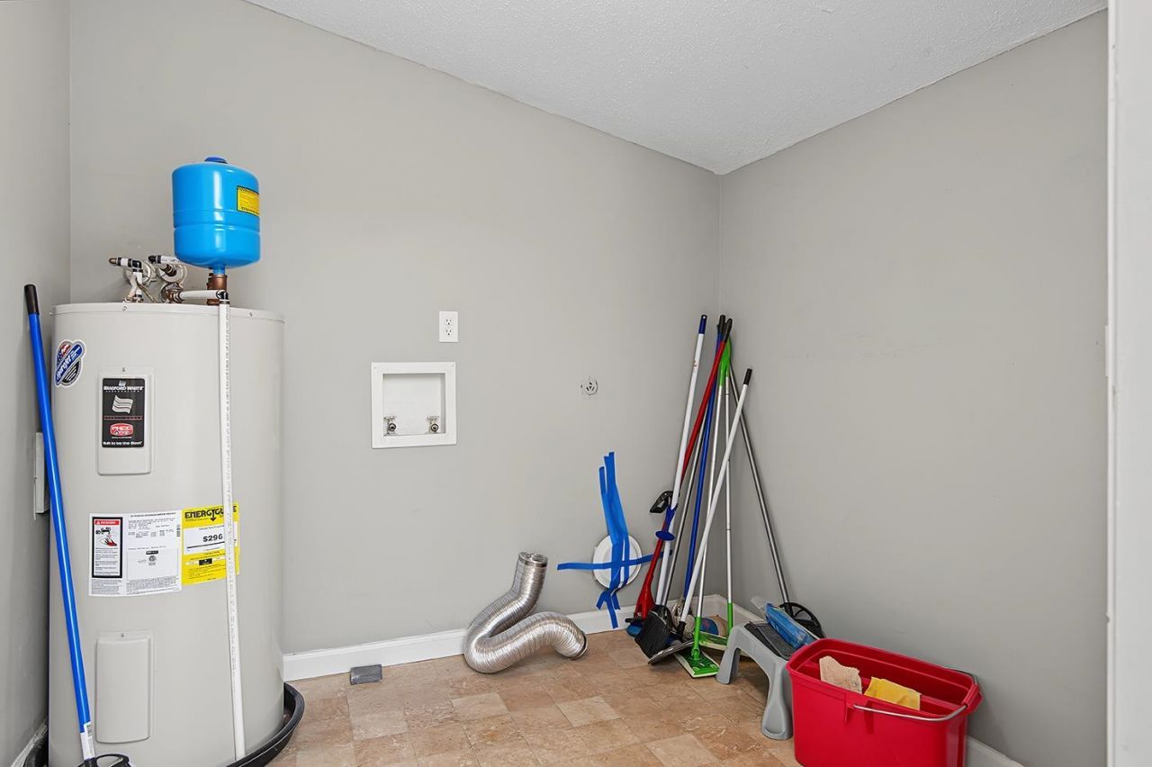 5660 Dogwood Circle  Photo 30