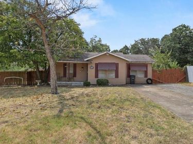 2640 Pioneer Street, Fort Worth, TX 76119