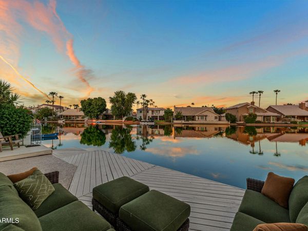 521 S MARINA Drive, Gilbert, AZ 85233