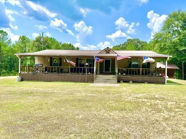 35 Dubie Graham Dr., Waynesboro, MS 39367