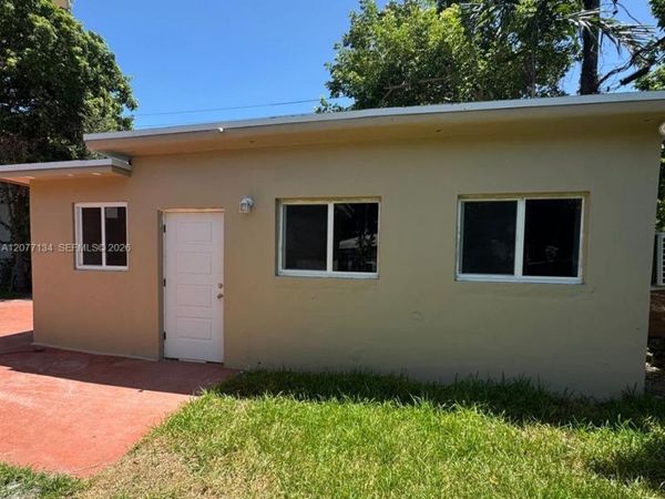 510 NW 47th St, Miami, FL 33127