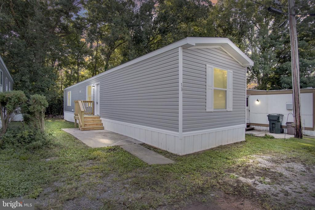 13 MOBILE , THOMASVILLE, PA 17364