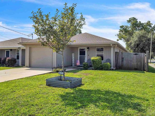 901 E Fisher St, Pensacola, FL 32503