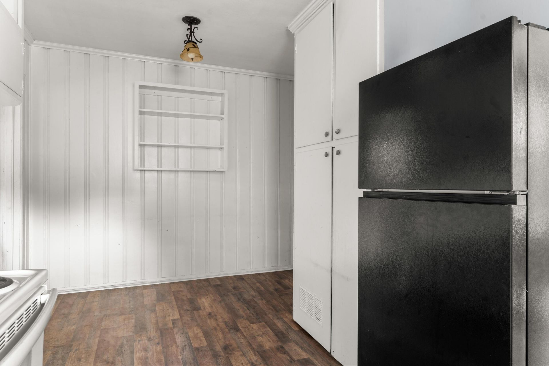 557 Louis Street Photo 10