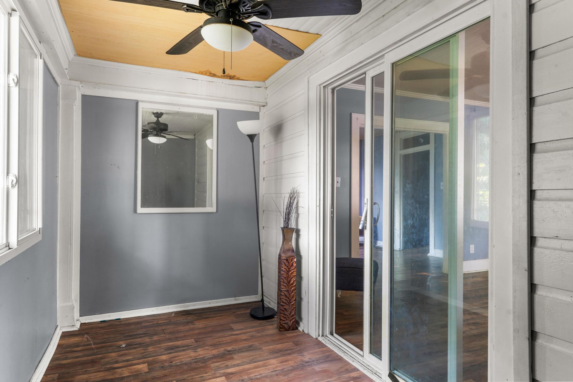 557 Louis Street Photo 12