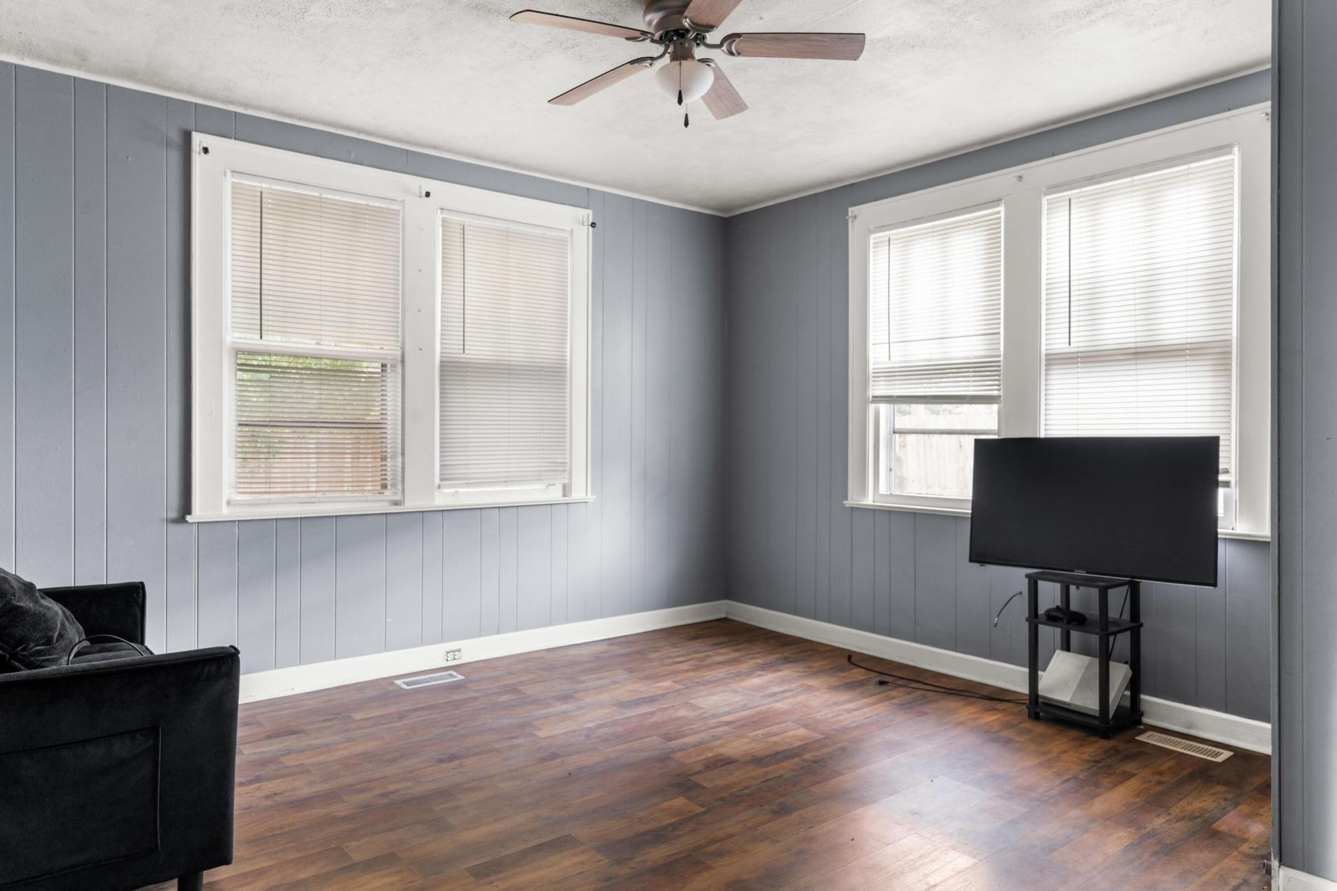 557 Louis Street Photo 15