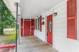 557 Louis Street photo 4