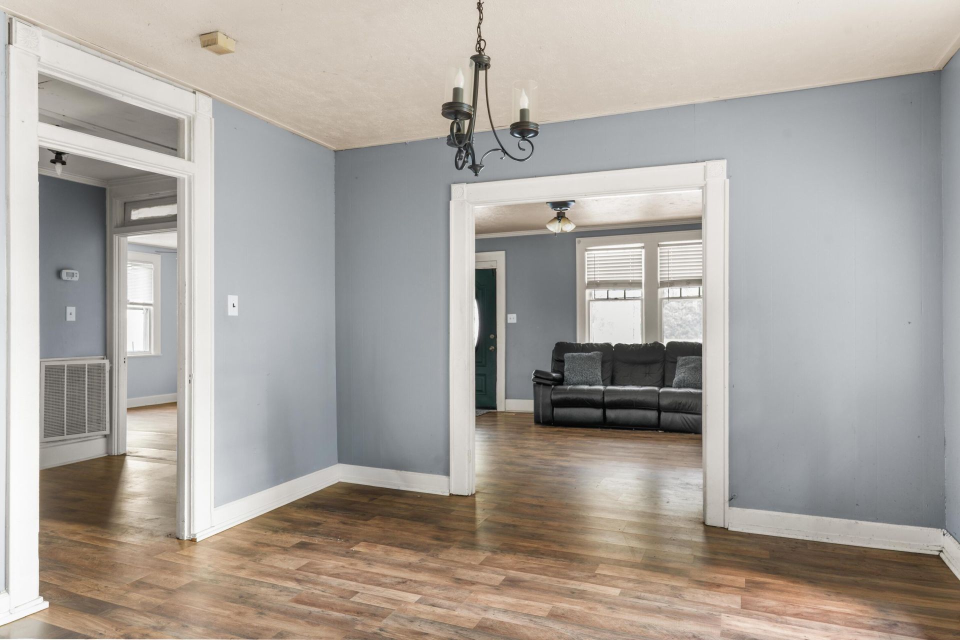 557 Louis Street Photo 7