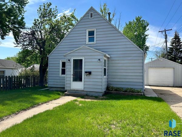 1315 E 22nd St, Sioux Falls, SD 57105