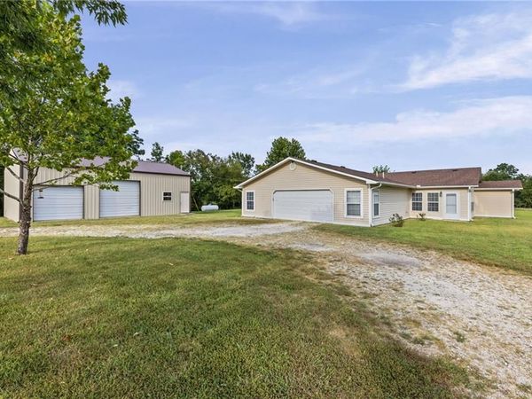 4473 Louisiana Road, Ottawa, KS 66067