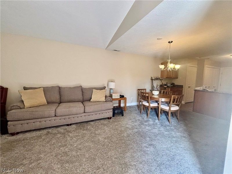 177 Woodbury Glen Street, Hartville, OH 44632 Photo 15