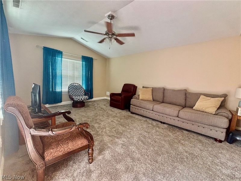 177 Woodbury Glen Street, Hartville, OH 44632 Photo 17