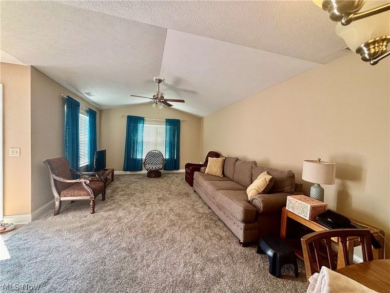 177 Woodbury Glen Street, Hartville, OH 44632 Photo 18