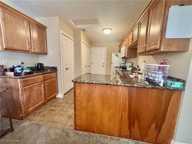 177 Woodbury Glen Street, Hartville, OH 44632 Photo 8