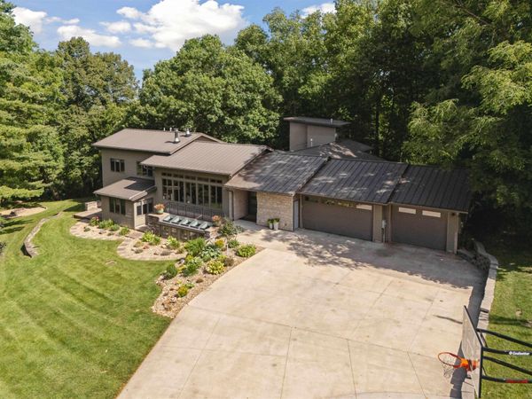 415 NE 3rd Avenue, Waverly, IA 50677