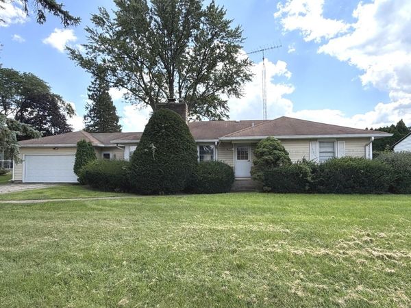 634 Barrington Avenue , East Dundee, IL 60118