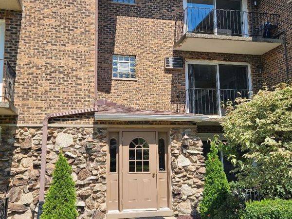 9040 W 140th Street, Unit 2B, Orland Park, IL 60462