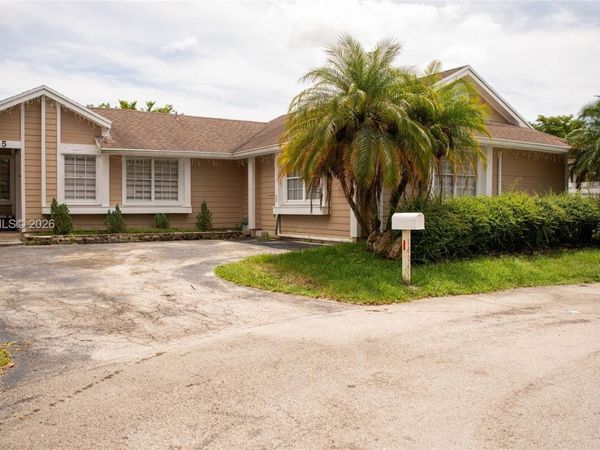 14045 SW 103rd Ter , Miami, FL 33186