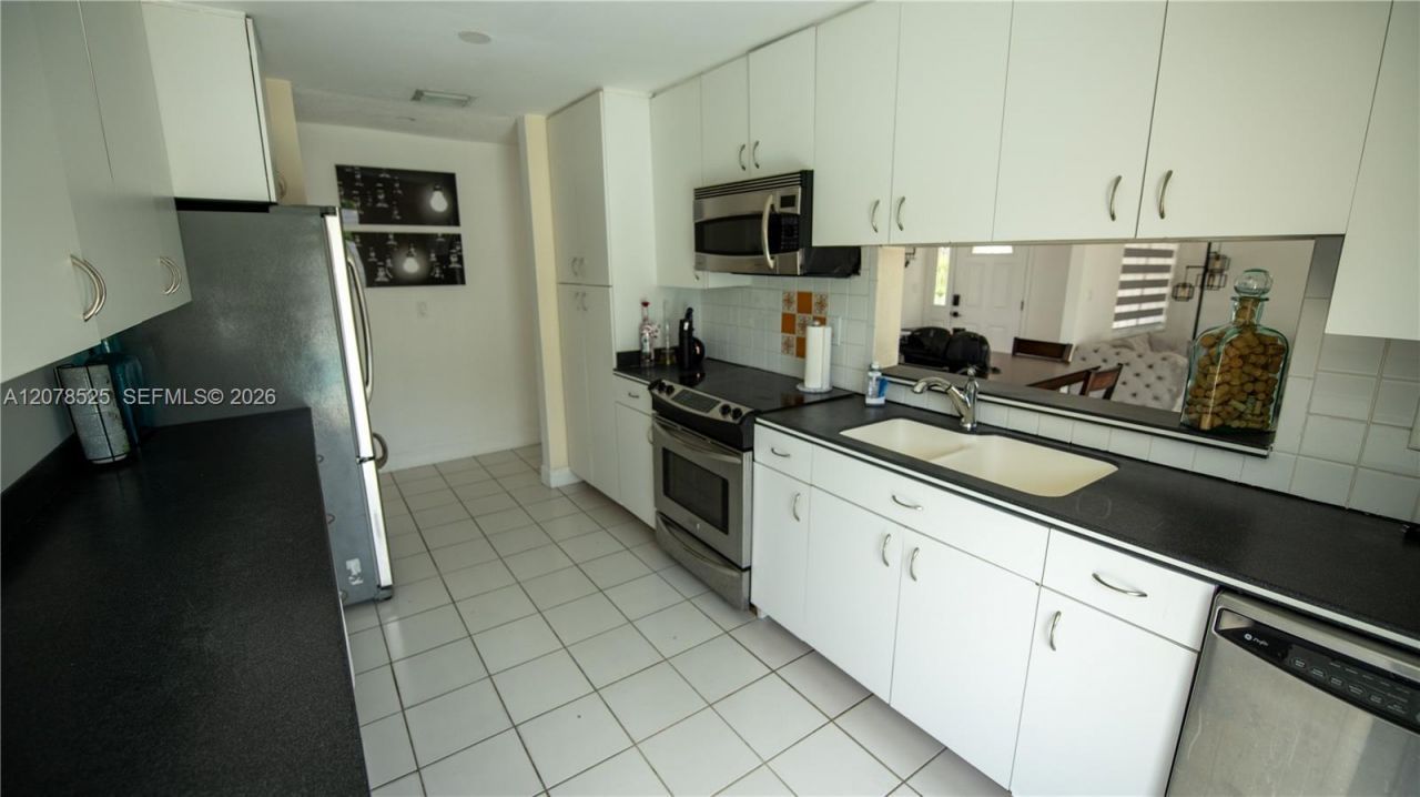 14045 SW 103rd Ter , Miami, FL 33186 Photo