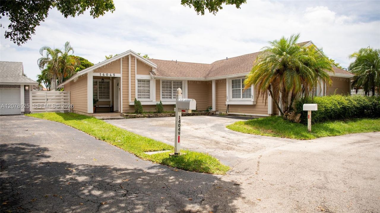 14045 SW 103rd Ter, Miami, FL 33186 Photo