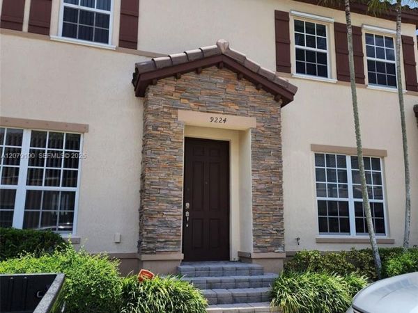 9224 SW 170th Pl , Miami, FL 33196
