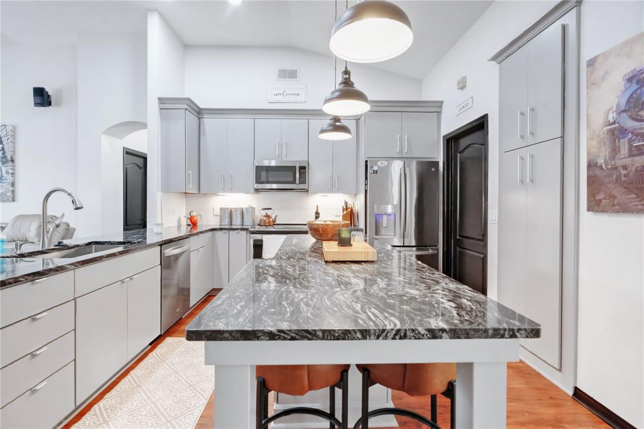 8063 Laurel Ridge Drive , Mount Dora, FL 32757 Photo