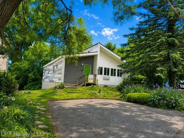 5868 Outer Drive, Bath Township, Mi 48808