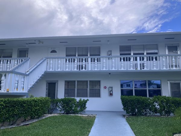 275 Windsor L, West Palm Beach, FL 33417