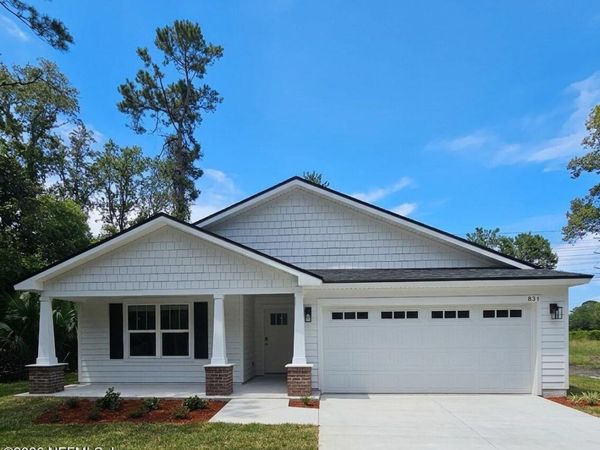 831 NOAH Road, Jacksonville, FL 32218