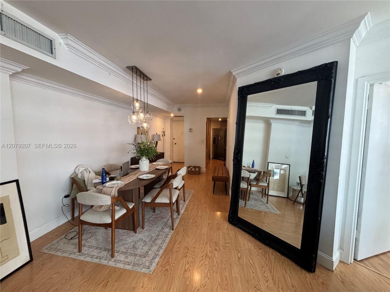 999 Brickell Bay Dr, Unit 1105, Miami, FL 33131 Photo
