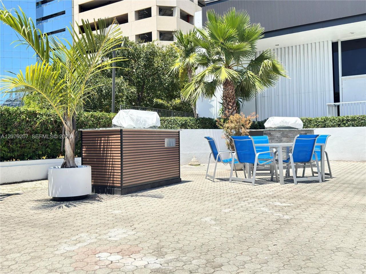 999 Brickell Bay Dr, Unit 1105, Miami, FL 33131 Photo