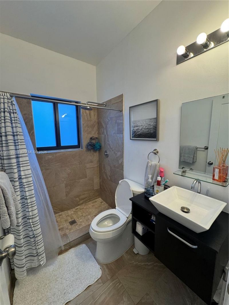 10841 NE 2nd Pl, Miami, FL 33161 Photo